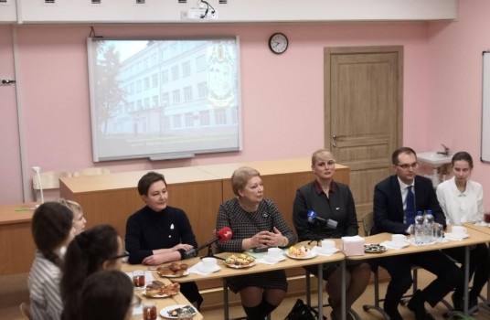 Ольга Васильева обсудила с ярославскими школьниками роль и значение Конституции в обществе - «Образование»