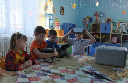В Кузбассе детский мобильный технопарк «Кванториум» посетил сельский детский дом - «Образование»