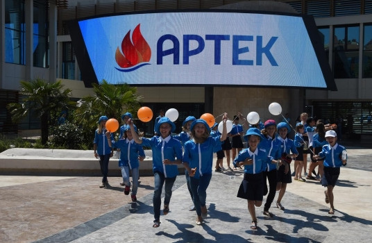 Институт Пушкина второй раз проводит в «Артеке» смену по русскому языку для иностранных школьников - «Образование»