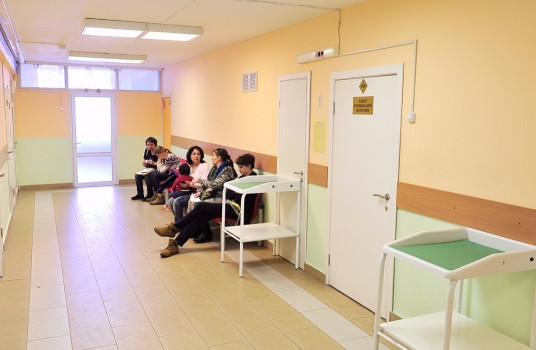 Московские поликлиники перед 1 сентября увеличат число кабинетов выдачи справок для детей - «Образование»