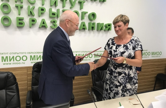 МИОО и Саратовский областной институт развития образования подписали соглашение о сотрудничестве - «Образование»