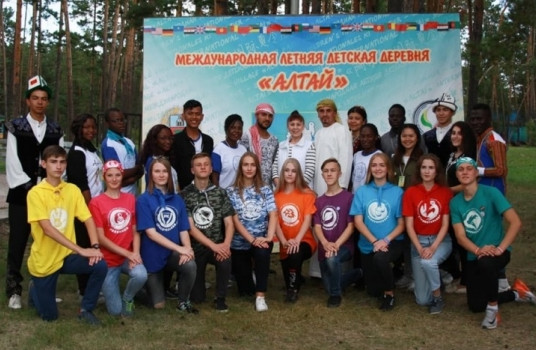 В Алтайском крае завершилась смена «Международная летняя детская деревня «Алтай-2018» - «Образование»