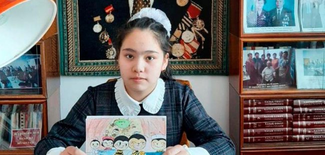 Школьница из Алматинской области мотивирует читать, рисуя комиксы - «Образование»
