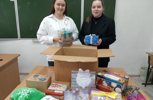 Алтайские школьники отправили праздничные открытки детям из ЛНР - «Образование»