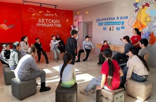 Более 300 временных досуговых центров работает в Туве в период школьных каникул - «Образование»