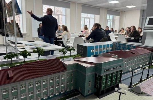 Для студентов АмГПГУ провели интенсив, посвященный семейным ценностям - «Образование»